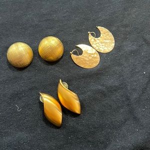 3 pairs Gold tone earrings